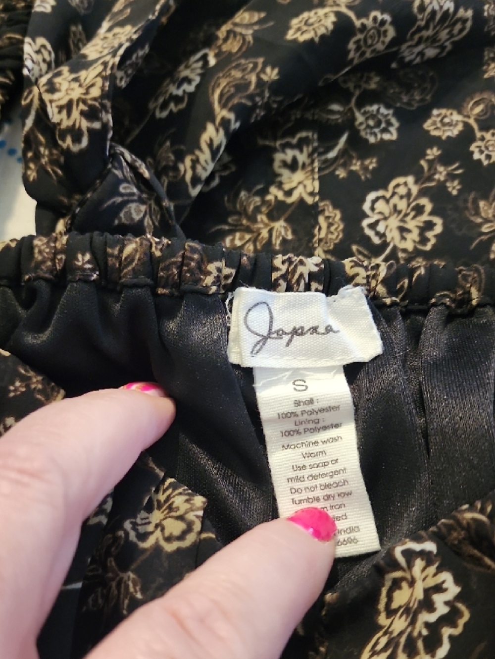 Black Floral Tie-Front Off-Shoulder Blouse - Picture 5 of 6
